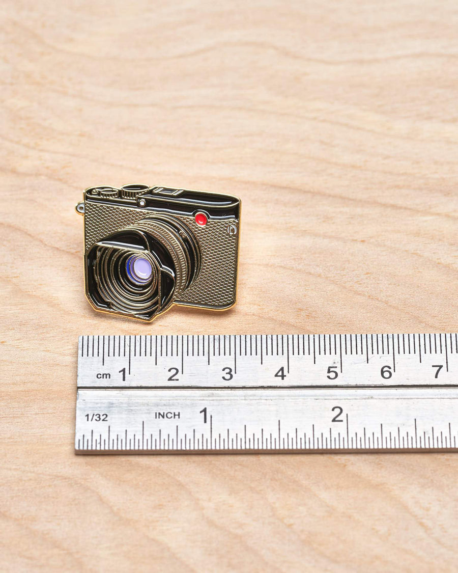 Q Digital Camera Pin