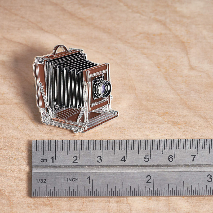 Camera Pinsel Deardorff Wooden Lapel Pin - Large Format 4x5 Film Camera Pins Badges ...