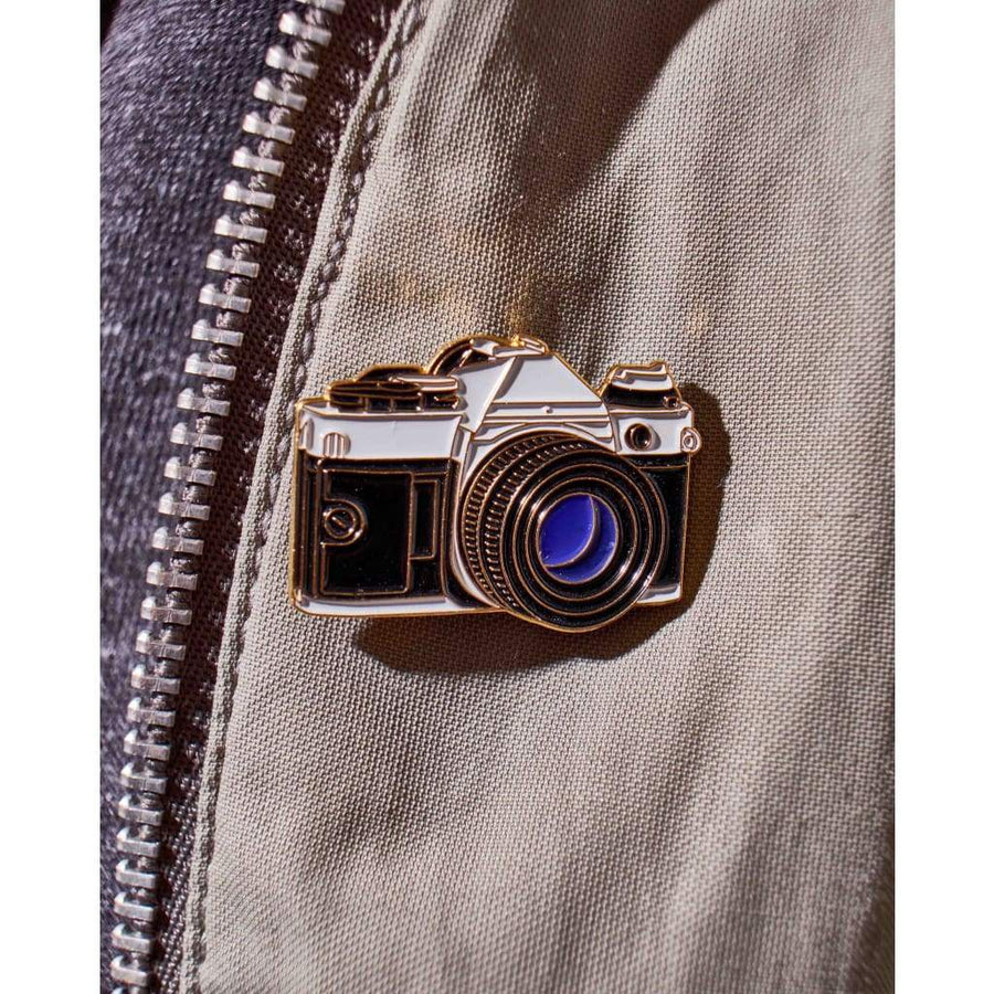 Æ Pin Canon AE-1 Lapel Pin - 35mm Film Camera Photography Pins Badges ...